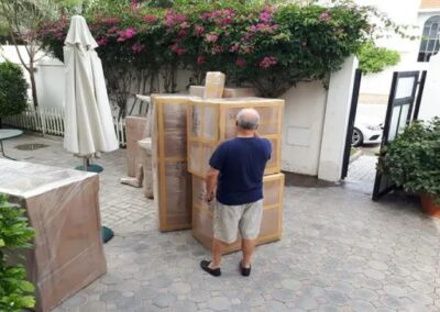 نقل الأثاث في عجمان